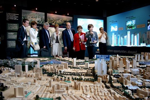 Foto: Reunin en Singapur  sobre el planeamiento urbanstico de la ciudad 