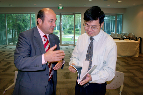 Argazkia: Ortuzar eta Kian Keong  eztabaidan