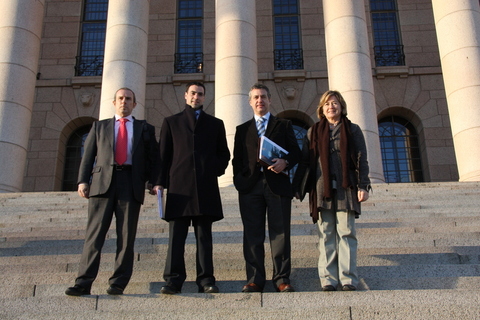 Foto: La delegacin de Think Gaur visita el Parlamento  Finlands