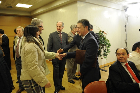 Foto: Iigo Urkullu saluda  a los participantes del encuentro 