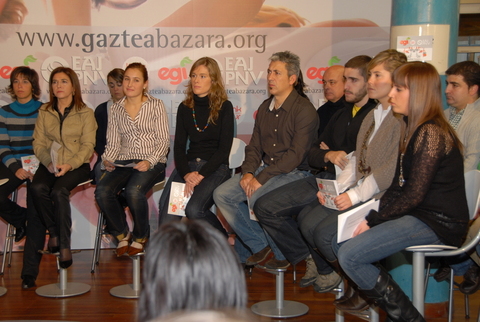 Foto: El grupo de participantes del acto de cierre de la campaa 