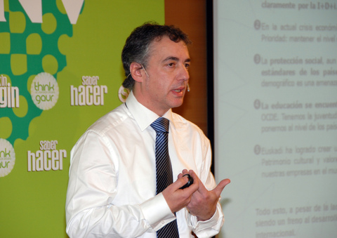 Foto: Iigo Urkullu en la rueda de prensa de presentacin de las conclusiones del Think Gaur Euskadi 2020