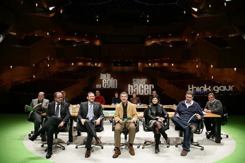 Foto: Presentacin del acto de cierre de la campaa Think Gaur en el Palacio Euskalduna 